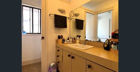 Sun-Filled Single-Level Living in a Quiet Cul-de-Sac - Photo 2