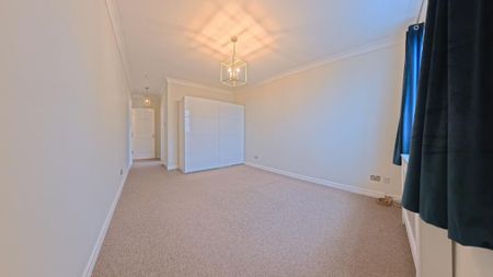 3 bedroom apartment to rent - Photo 4