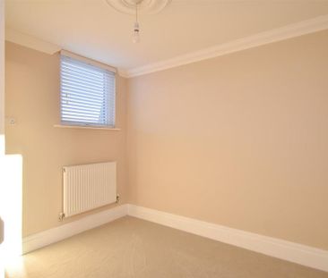 3 bedroom penthouse to rent - Photo 4