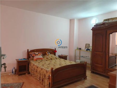 De inchiriat garsoniera zona centrala, str. Crinului, mobilata si utilata - Fotografie 2