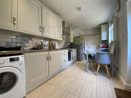 5 bedroom terraced house to rent - Photo 5