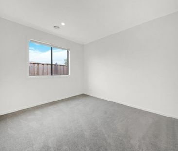 19 Bursa Drive, Wyndham Vale VIC, Belconnen - Photo 3