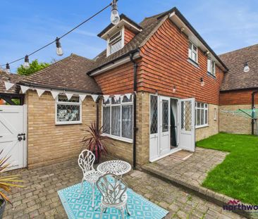 3 bedroom semi-detached house to rent - Photo 2