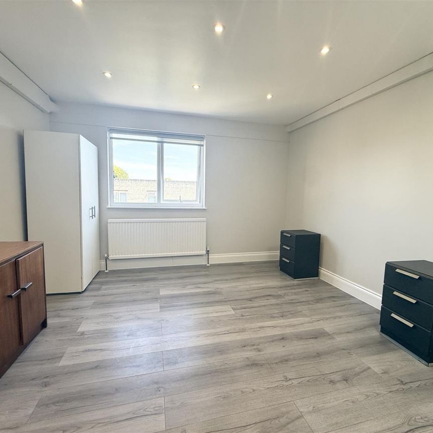 1 Bedroom Studio To Let - Photo 1