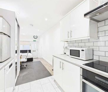 Owlsmoor Road, Owlsmoor, Sandhurst, Berkshire, GU47 - Photo 2