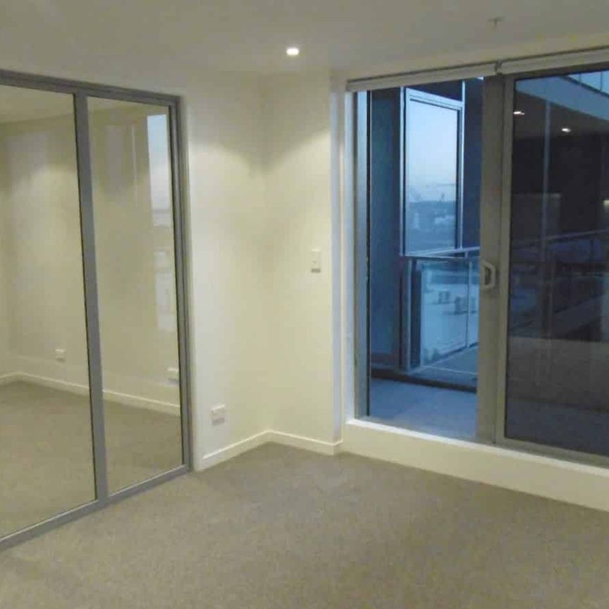 One Bedroom and Study - Photo 1