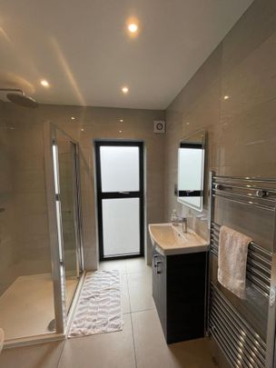 Room in a Shared House, Hassop Road, NW2 - Photo 1