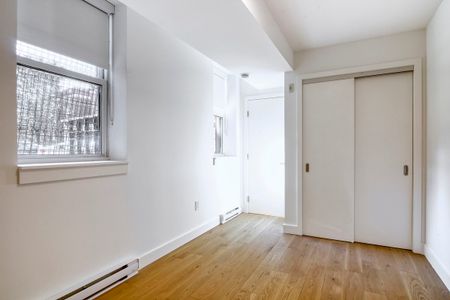 10 Rosemount Avenue - Photo 2