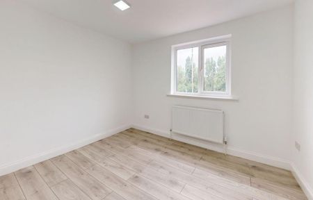 4 bedroom flat to rent - Photo 3