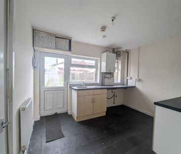 3 Beds - Terraced House - - Photo 4