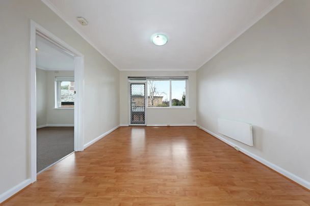2 bedroom first floor apartment - Photo 1