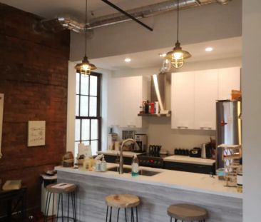 85 King St E - Photo 2