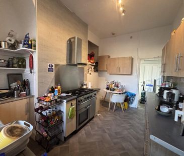 21 Regent Park Terrace, Leeds, LS6 2AX - Photo 4