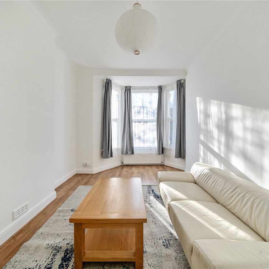 Holloway Road, N19, London - Photo 1