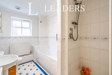 4 bedroom house to rent Bathurst Close, PO11 - Photo 4