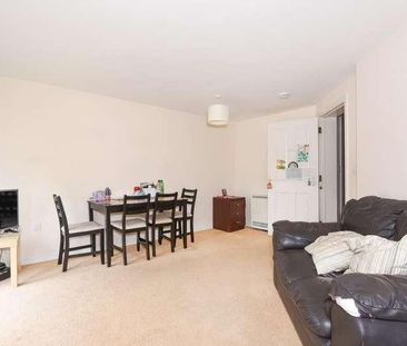Newbury, Berkshire, RG14 - Photo 2