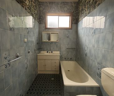 Large Family Home - Water Usage Included - Photo 6