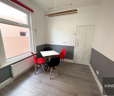 4 bedroom terraced house to rent - Photo 3