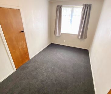 This three bedroom brick home, has been tastefully renovated with f... - Photo 1