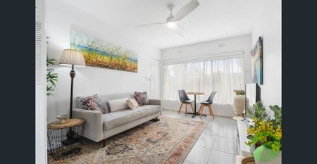 Furnished One Bedroom Apartment - Photo 2