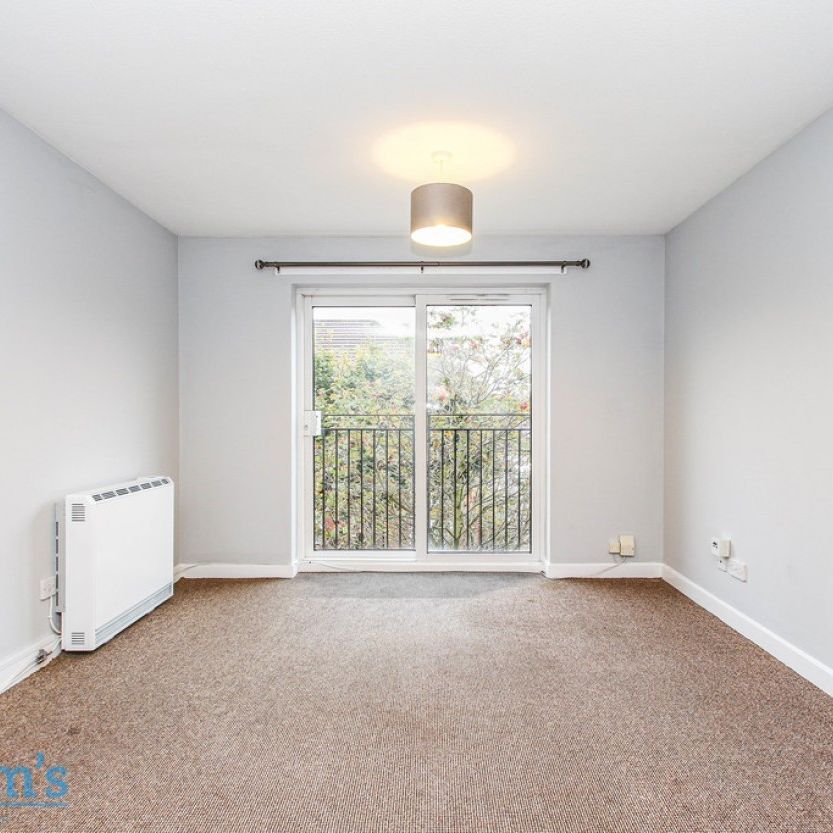 2 bed Flat for Rent - Photo 1