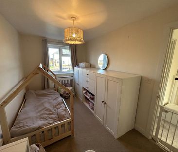 3 bedroom end of terrace house to rent - Photo 4