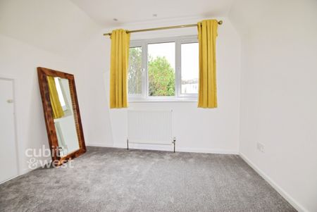2 bedroom end of terrace house to rent - Photo 4