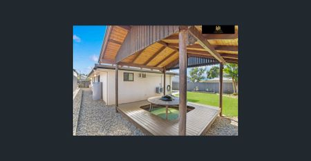 Spacious 4 Bedroom Home with Outdoor Entertaining! - Photo 5