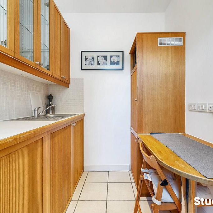 Studio to rent - Photo 1