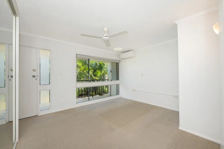 Unit 8/15 Cook Street, North Ward. - Photo 4