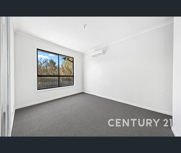 1 and 2/7 Cercis Court, Doveton, Vic 3177 - Photo 2