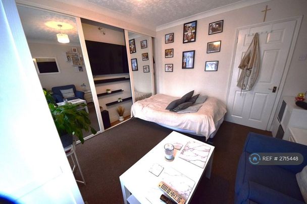 1 bedroom flat to rent - Photo 1