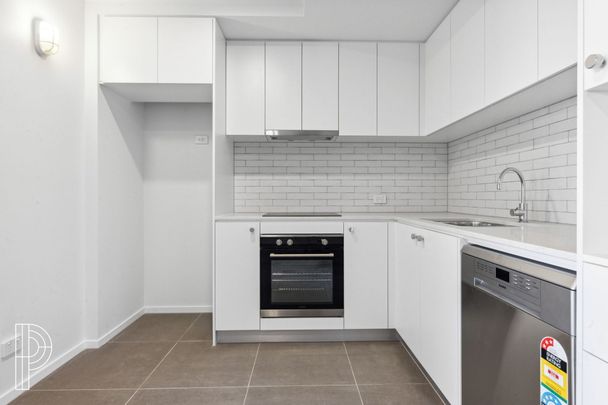 Brand New 2-Bedroom Apartment with Rooftop Pool and Stunning Views in Gungahlin! - Photo 1