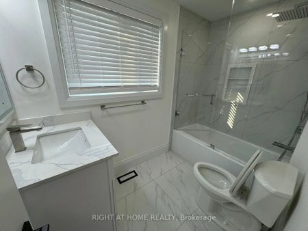 Detached Home For Lease | W9229490 - Photo 2
