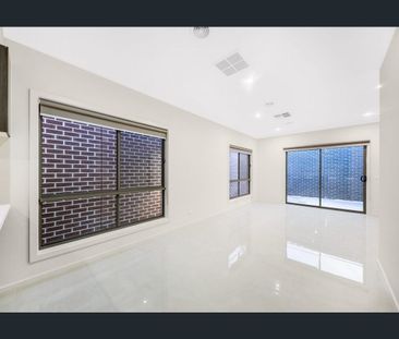 For Lease - Modern Family Living in a Quiet, Convenient Wyndham Val... - Photo 5