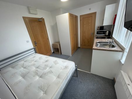 Studio Flat, Regent Road, LE1 - Photo 4
