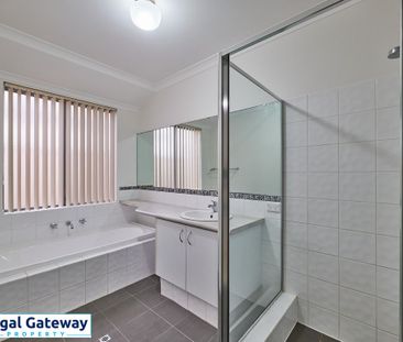 8 Chile Way, AUBIN GROVE WA 6164 - Photo 5