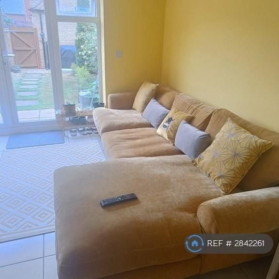 1 bedroom in a house share to rent - Photo 1