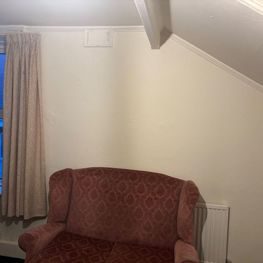 Room in a Shared House, Dover Road, S11 - Photo 1