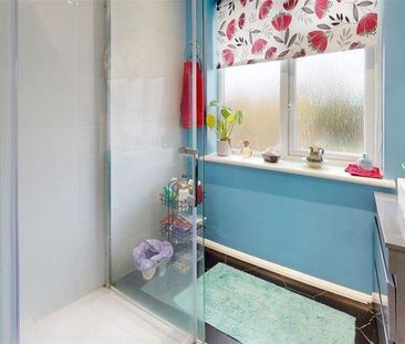 3 bedroom end of terrace house to rent - Photo 4