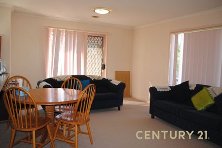 Neat Family Home in Peaceful Springvale Pocket - Photo 2