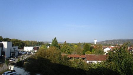 MONTIGNY RESIDENCE RECENTE CUISINE EQUIPEE TERRASSE PARKING EN SS/SOL F2 - Photo 5