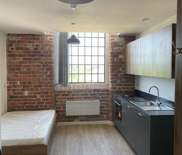 Studio to rent - Photo 6