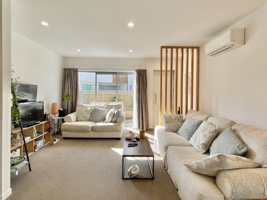 Modern 3-Bedroom Townhouse is Tawa - Photo 1