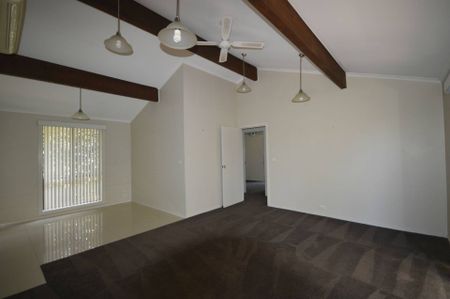Gorgeous 2 Bedder in Court location!!!! - Photo 4