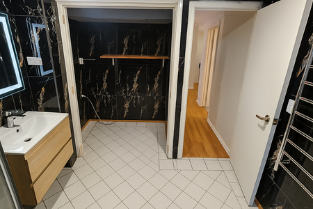 3 Rooms Available – Freshly Renovated, Warm & Frie - Photo 3