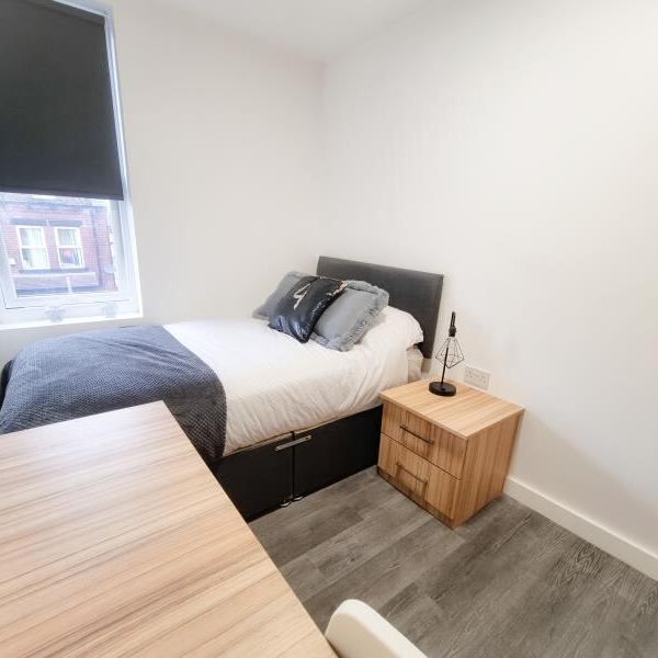Manor Drive, Hyde Park - Photo 1