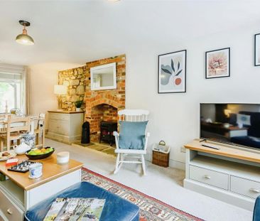 3 bedroom semi-detached house to rent - Photo 3