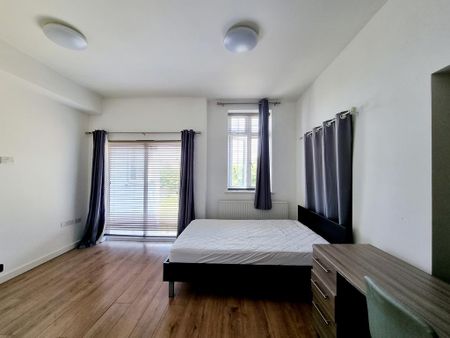 Studio to rent - Photo 2