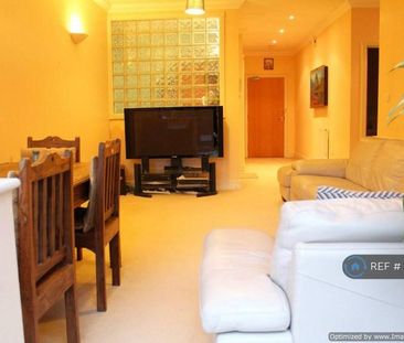 2 bedroom flat to rent - Photo 2